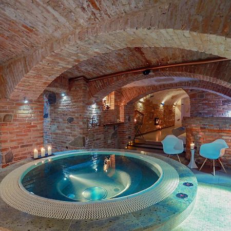 Penzion Wellness & Restaurant Zoborska, Free Parking Nitra Eksteriør billede
