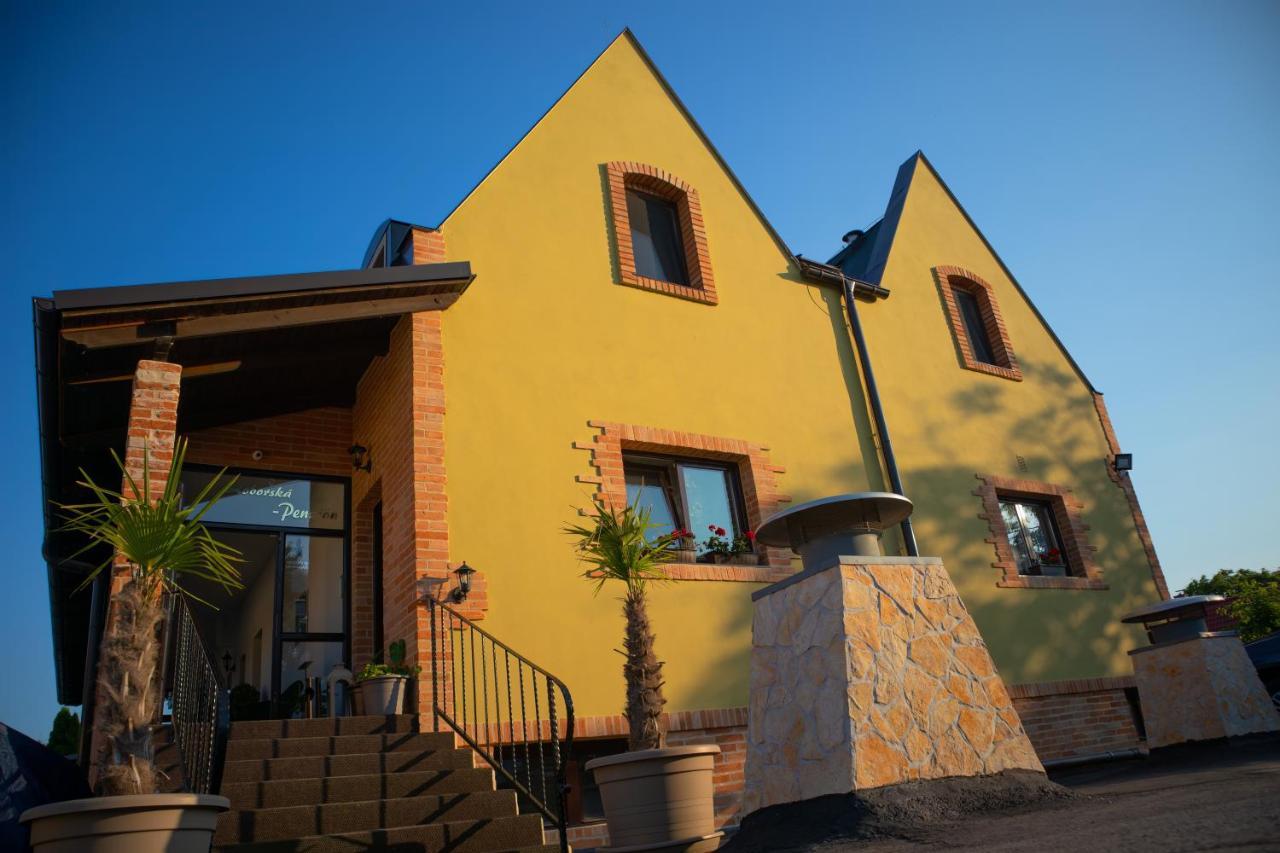 Penzion Wellness & Restaurant Zoborska, Free Parking Nitra Eksteriør billede