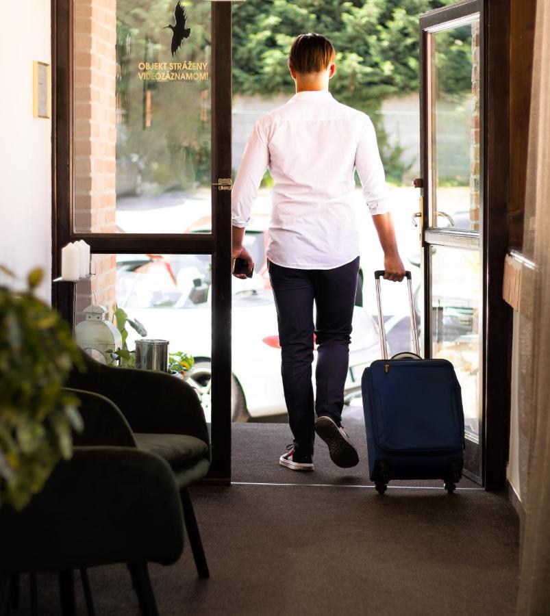 Penzion Wellness & Restaurant Zoborska, Free Parking Nitra Eksteriør billede