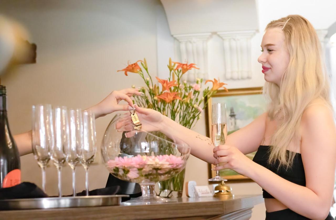 Penzion Wellness & Restaurant Zoborska, Free Parking Nitra Eksteriør billede